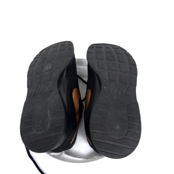 Women’s Nike Tanjun- Black with Gold Check - Picture 7 of 7